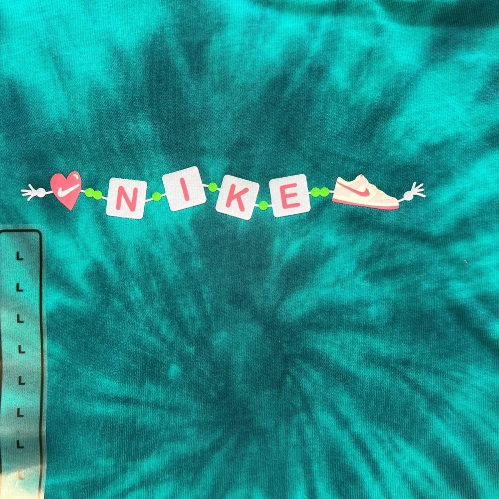 Nike Kids T-Shirt Size L Blue Short Sleeve Sport Casual Spiral Dye Loose Fit NWT - Picture 2 of 12